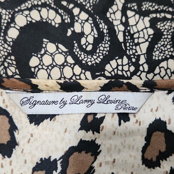 Signature By Larry Levine Leopard Print Cap Sleeve Mesh Faux Pearls Blouse Sz PL - Picture 7 of 10